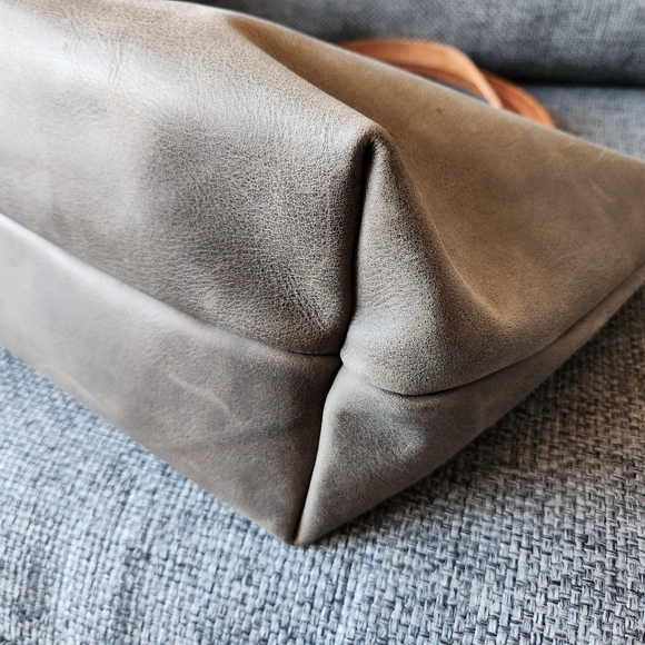 EUC Portland Leather Goods Medium Gray Tote with Tan Handles - Picture 5 of 9